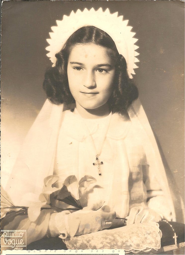 COMMUNION EGLISE ST PIERRE 1953 Aguirre Monique.jpeg